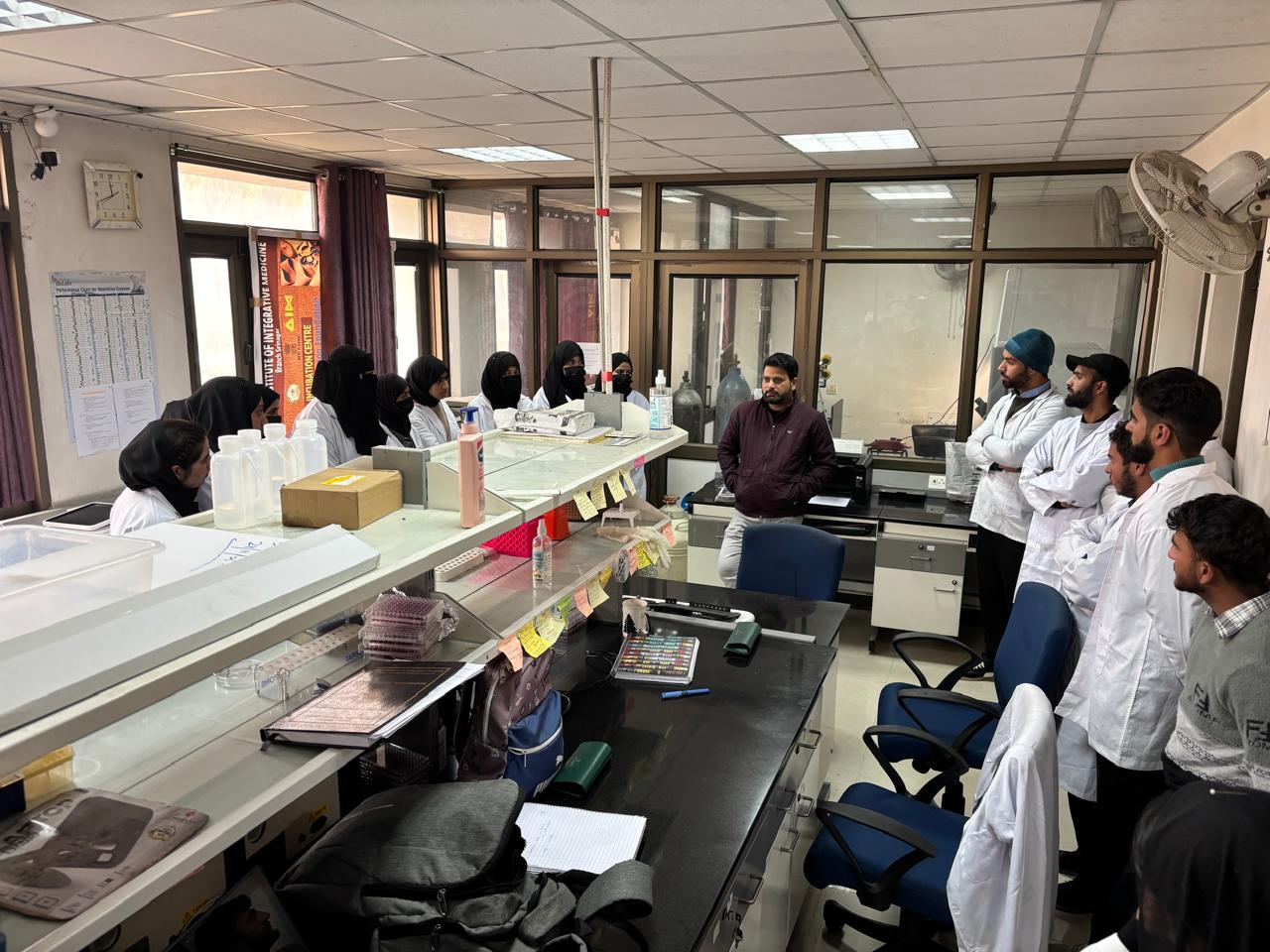 Science tour to CSIR IIIM Srinagar - Image 4